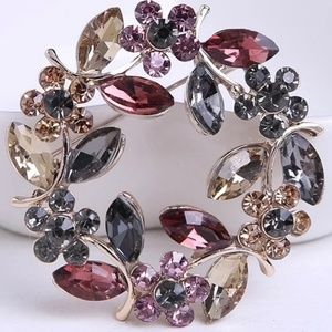 Laurel Wreath Brooch Laurel Wreath Pin